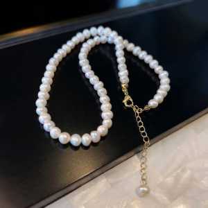 珍珠项链买了几年一直没用,最近拿出来看怎么上了好多白色的粉,也没有...